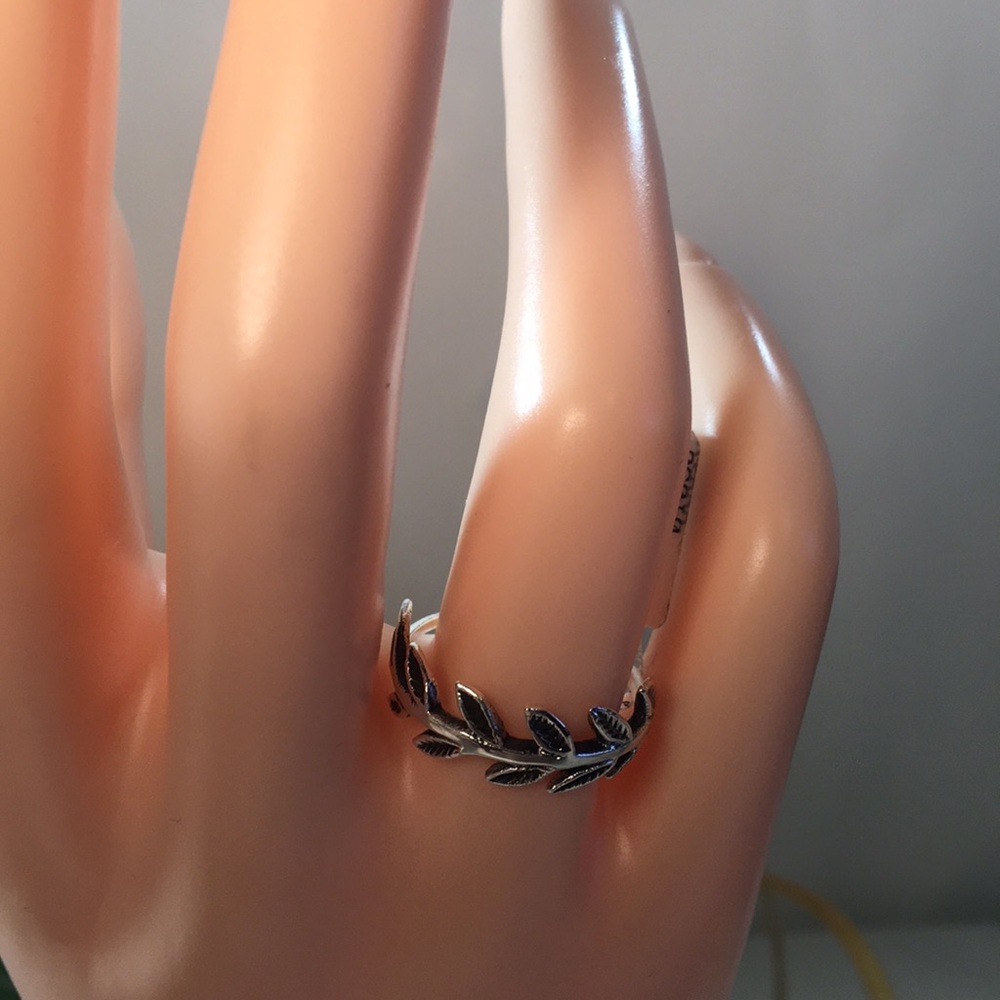 Sterling Silver Laurel Wreath Ring - Picture 2 of 7